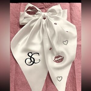 Sabrina Carpenter Satin Bow white
